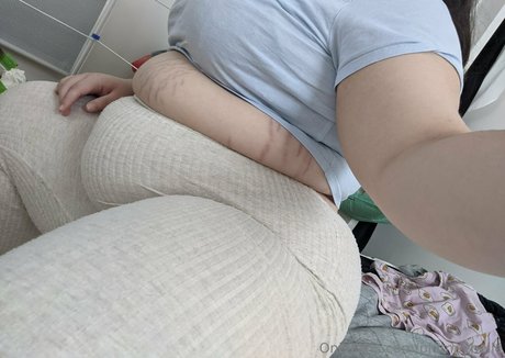Naken lekkede OnlyFans-bilde av Plumpybelle