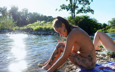 Nahá fotka uniklých OnlyFans od Milavisions