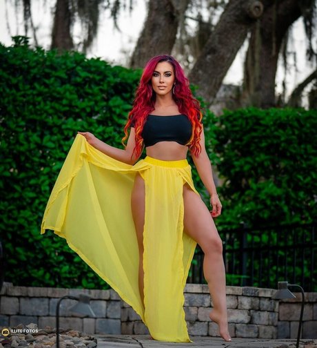 Nahá fotka uniklých OnlyFans od Santana Garrett