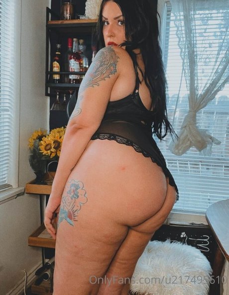 Nahá fotka uniklých OnlyFans od Curvy Goddesses