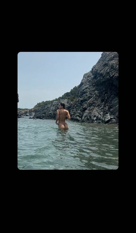 Naken läckt OnlyFans-bild av Ampipenia