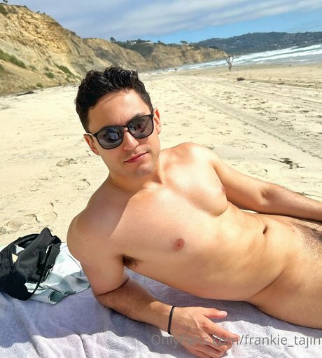 Обнаженная фотография утечки OnlyFans от Frankietajin