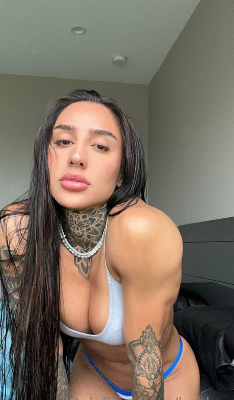 Foto desnuda filtrada de OnlyFans de Bakhar