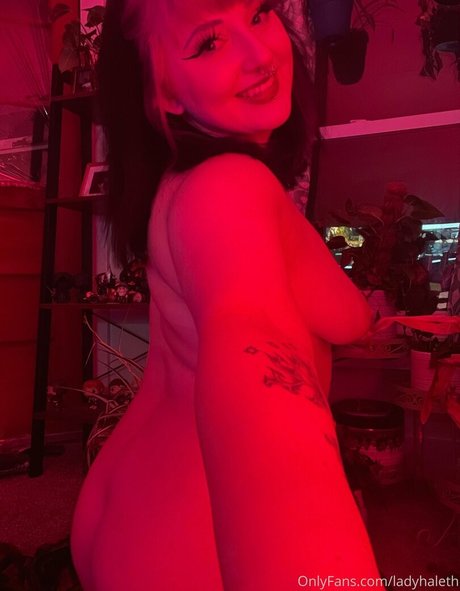 Обнаженная фотография утечки OnlyFans от Ladyhaleth