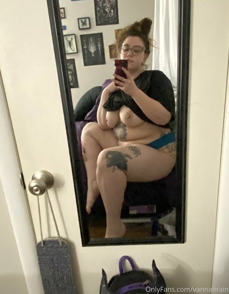 Nahá fotka uniklých OnlyFans od Vannahrain