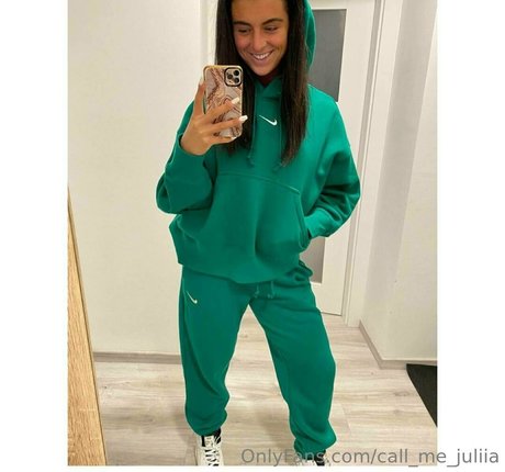 Alasti lekkinud OnlyFans-i pilt Callmejuliia