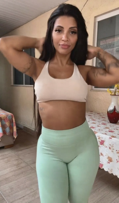 Aline Carvalho