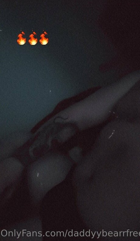 Nahá fotka uniklých OnlyFans od Daddyybearrfree