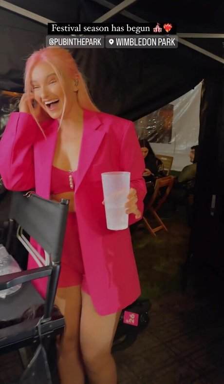 Nahá fotka uniklých OnlyFans od Grace Chatto