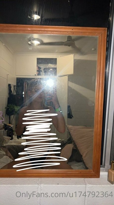 Photo nue de fuite OnlyFans de Shaniasand
