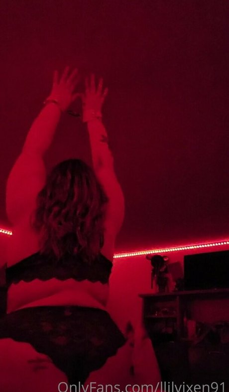 Naken lekkede OnlyFans-bilde av Foxxxymomma91