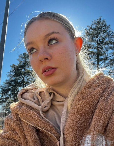 Naken lekkede OnlyFans-bilde av Sativaskies