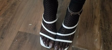 Cfootgoddessx