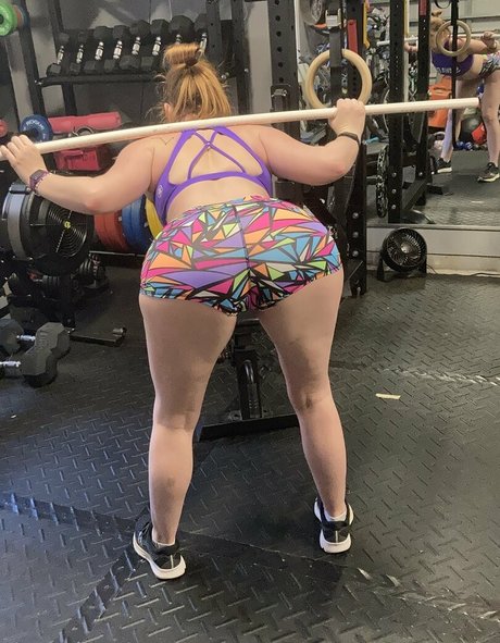 Alasti lekkinud OnlyFans-i pilt Bootyshortsgirl