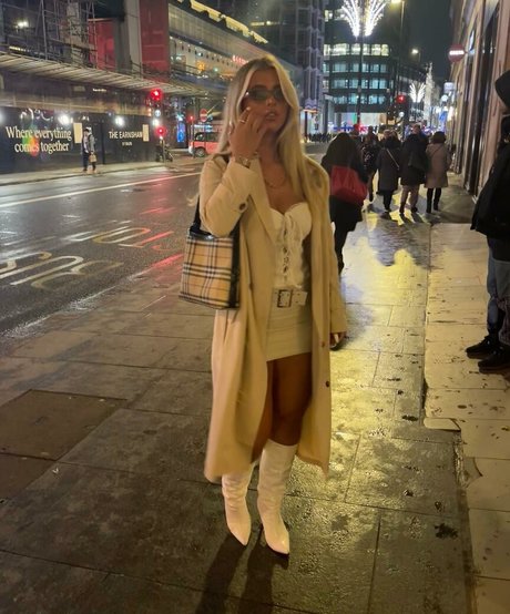 Nahá fotka uniklých OnlyFans od Izzytaffs