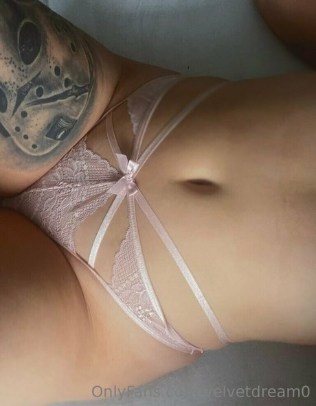 Foto di nudo di fuga di OnlyFans di Velvetdream0