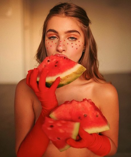 Nahá fotka uniklých OnlyFans od Gabi Stacenco