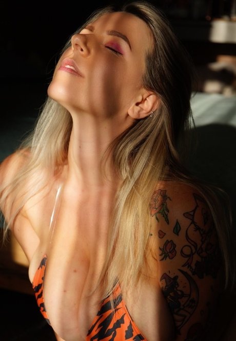 Naken läckt OnlyFans-bild av Kochanius