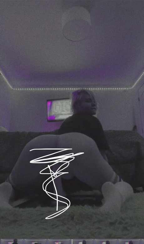 Naken läckt OnlyFans-bild av Suxx2suk
