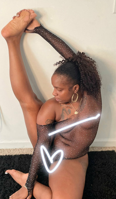 Nahá fotka uniklých OnlyFans od Yulovecoffee