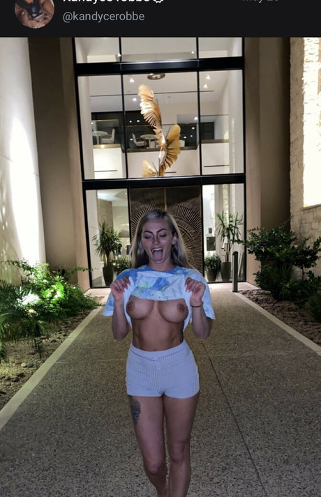 Nahá fotka uniklých OnlyFans od Kandyce Robbe