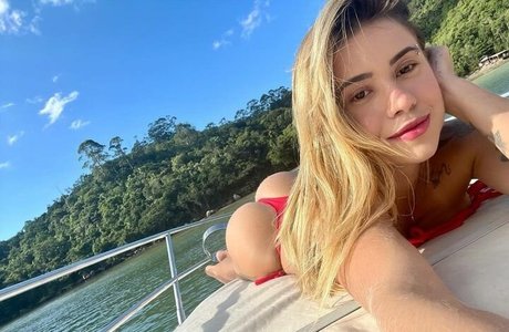 Photo nue de fuite OnlyFans de Larissa Sumpani