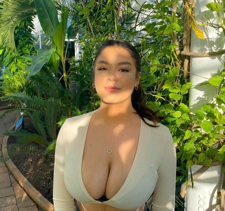 Shania Hawkins