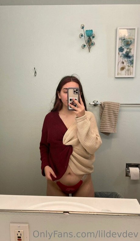 Nahá fotka uniklých OnlyFans od Lildevdev
