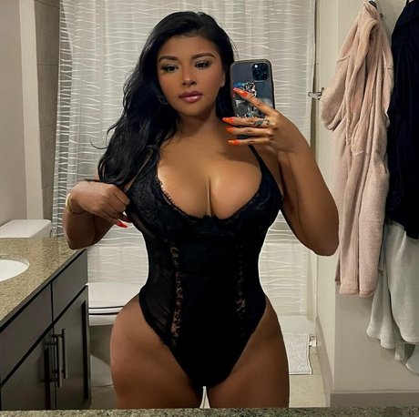 Обнаженная фотография утечки OnlyFans от Ceciliuh