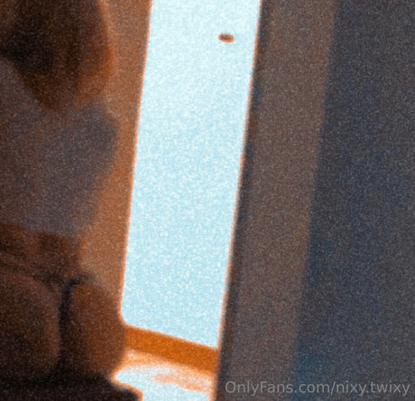 Nahá fotka uniklých OnlyFans od Nixytwixy