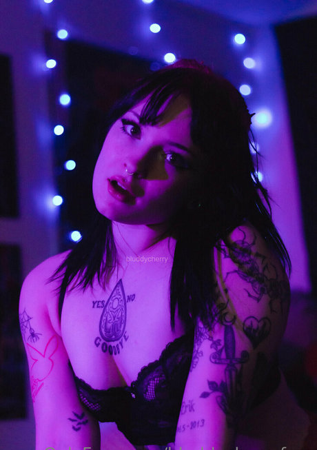 Nahá fotka uniklých OnlyFans od Bluddycherryfree