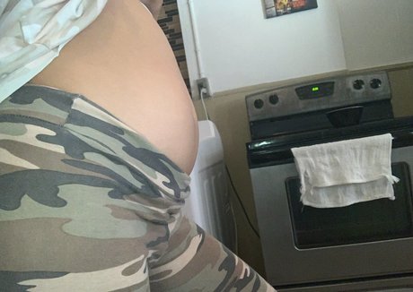 Alasti lekkinud OnlyFans-i pilt Foodbabyqueen