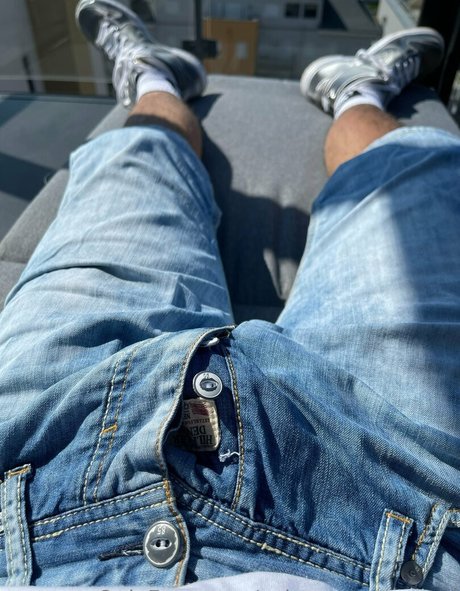 Snkrsuncensored