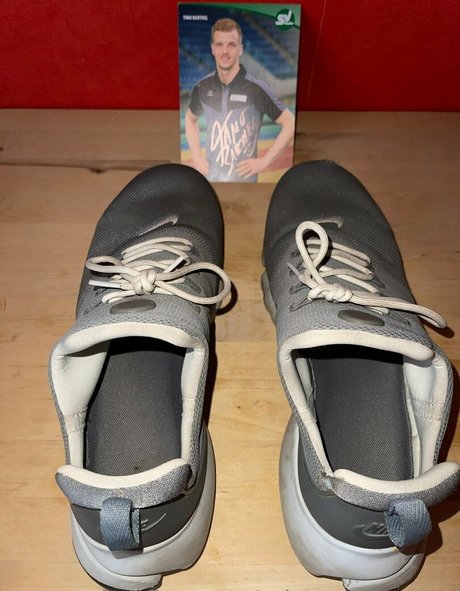 Snkrsuncensored