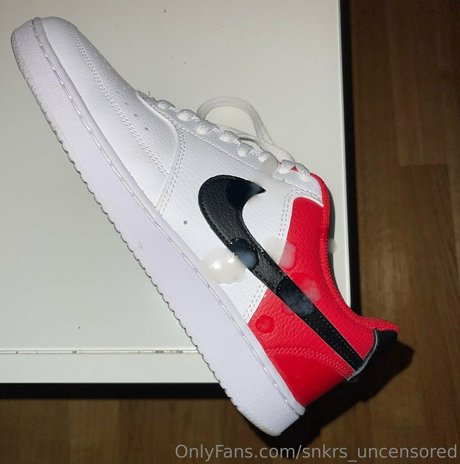 Snkrsuncensored