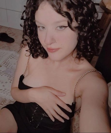 Nahá fotka uniklých OnlyFans od Ellen Maysa