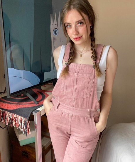 Nahá fotka uniklých OnlyFans od Magui Ansuz