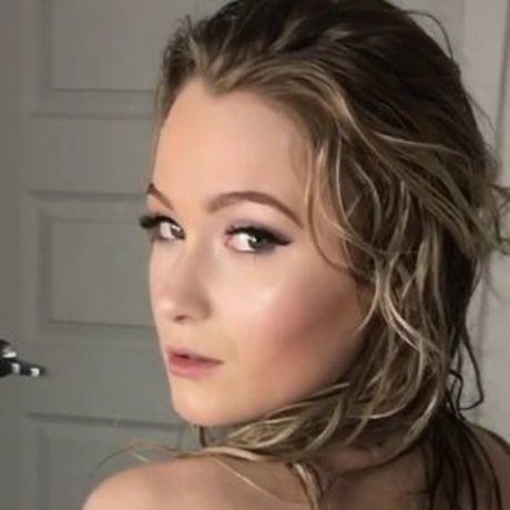 Naakte gelekte OnlyFans-foto van Breanna Leblanc