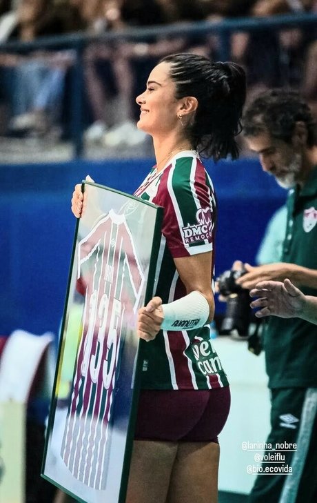 Lara Nobre