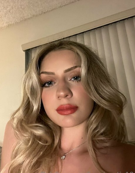Kenziecutie18