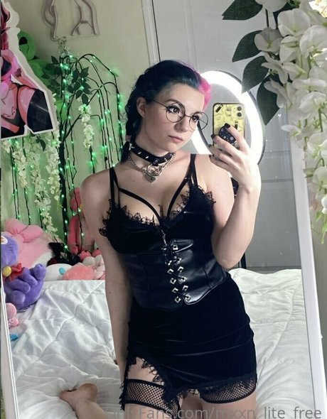 Naken läckt OnlyFans-bild av Mxxnlitefree