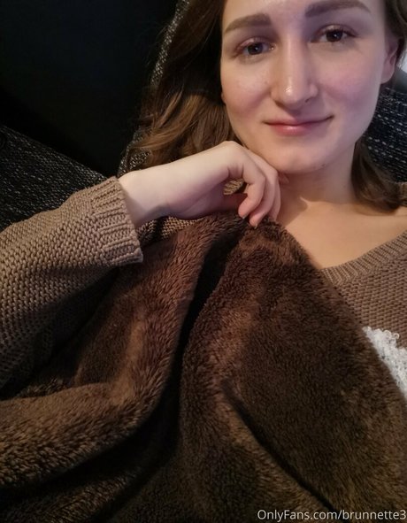 Nahá fotka uniklých OnlyFans od Brunnette3