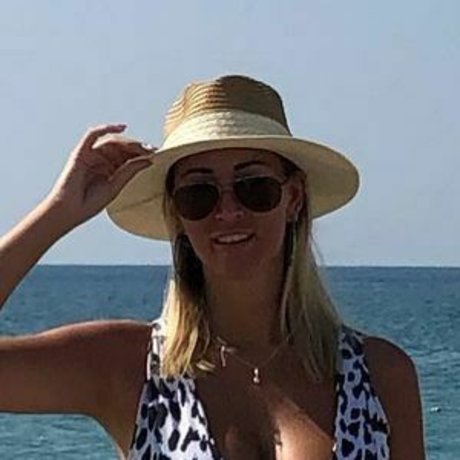 Naken lekkede OnlyFans-bilde av Lorna Gilly