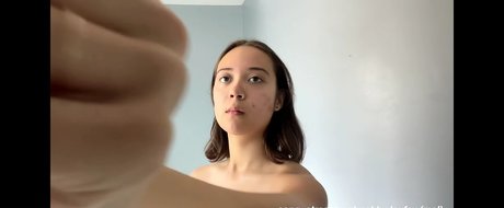 Foto di nudo di fuga di OnlyFans di Laufey Lin