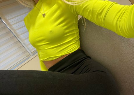 Naken lekkede OnlyFans-bilde av Nmskkk5