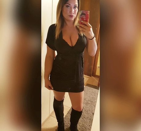 Curvygirl89 OnlyFans 유출 누드 사진