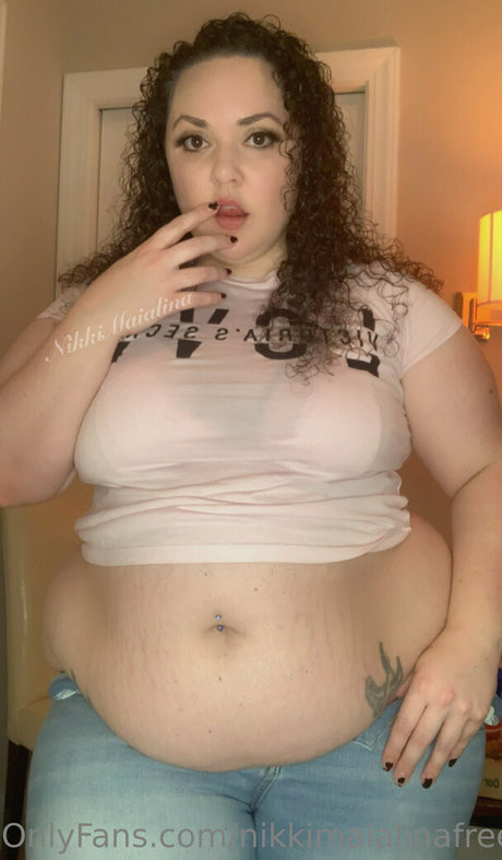 Naakte gelekte OnlyFans-foto van Nikkimaialinafree
