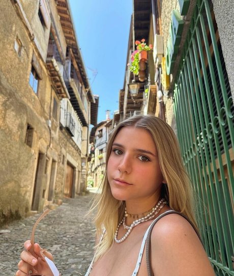 Naakte gelekte OnlyFans-foto van Giulia Nassa