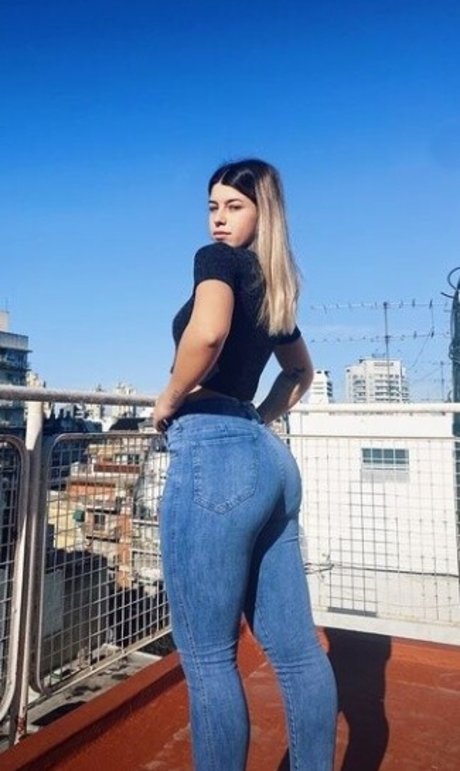 Valentina Legaria