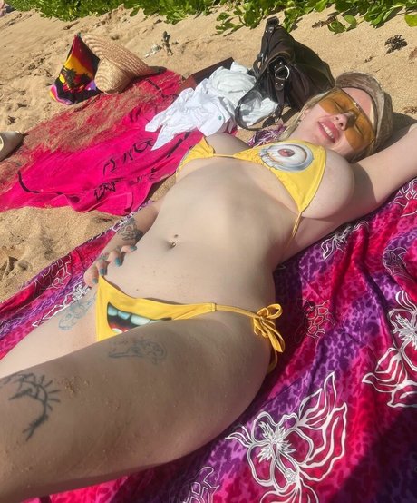 Naken lekkede OnlyFans-bilde av Harmony Tividad